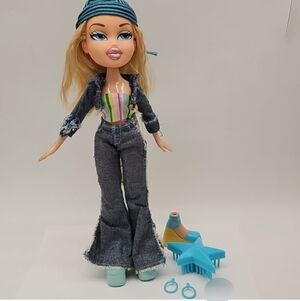 Vintage Cloe Bratz Doll Clothes Shoes 2001 Treasures Hat Earrings Teal Stripe